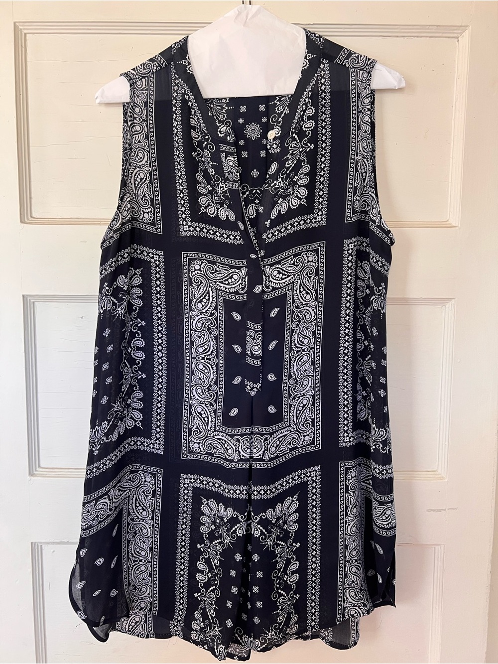 Banana Republic Navy and White Bandana-Print Sleeveless Top size m